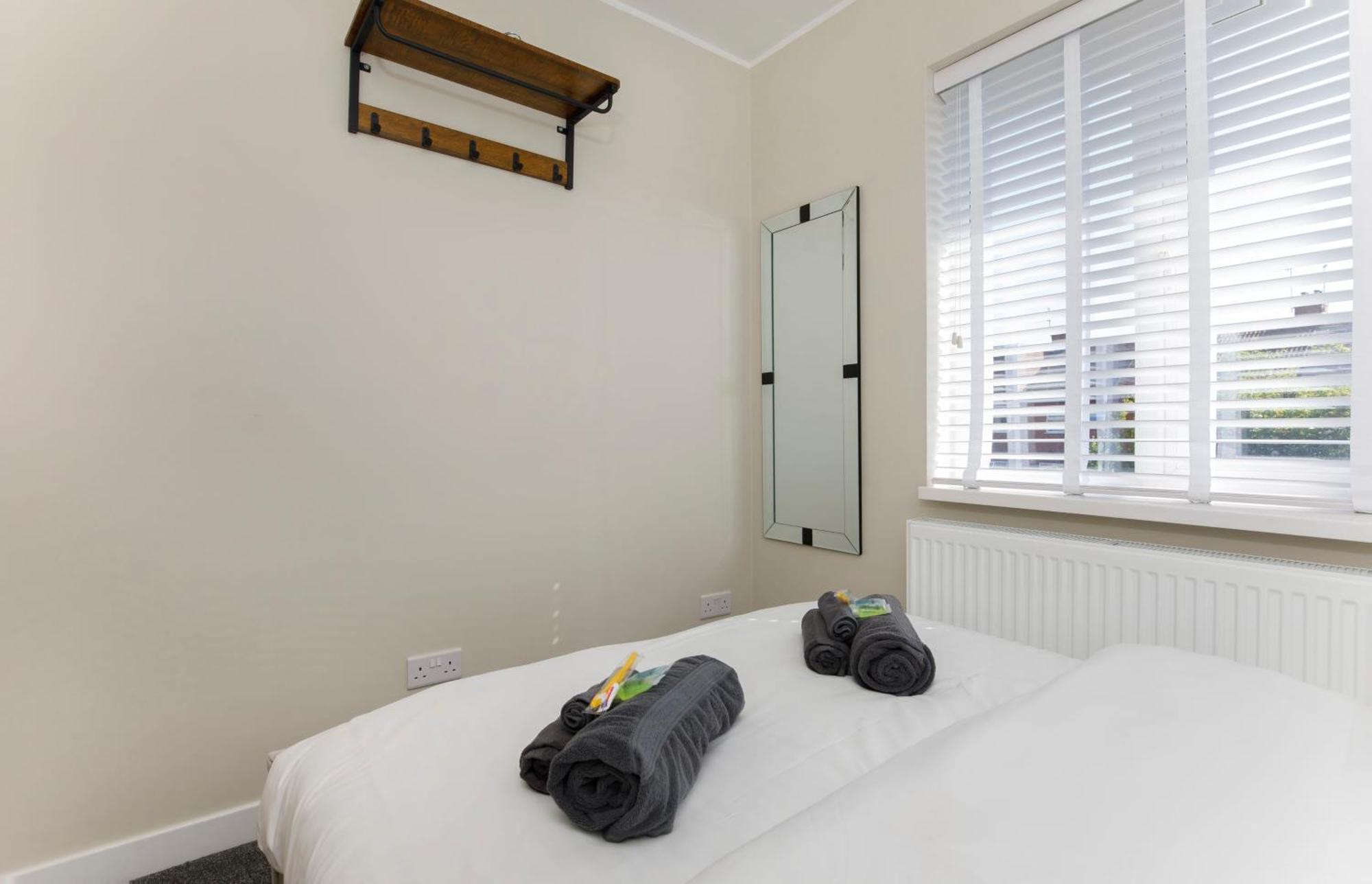 The Dodsworth Modern 4 Bedroom House, Sleeps 8 York Buitenkant foto